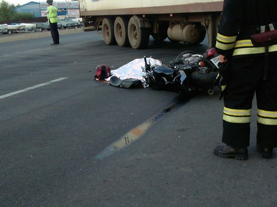 Мотоциклист погиб под фурой на Московском шоссе в Нижнем Новгороде