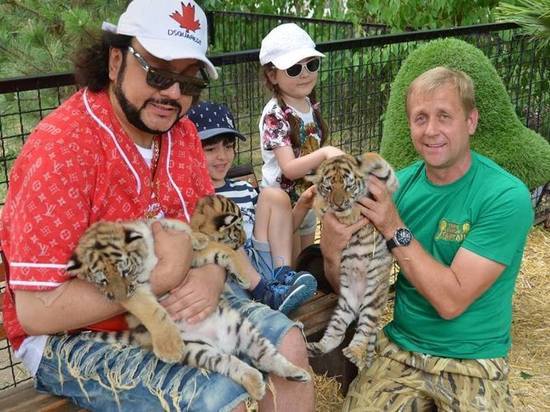 В "Тайгане" Филиип Киркоров с детьми навестил своего львенка Филю