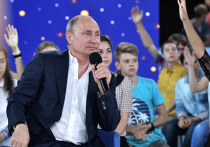 Отвечать на вопросы ребенка ох как сложно, убедился 21 июля на личном опыте Владимир Путин