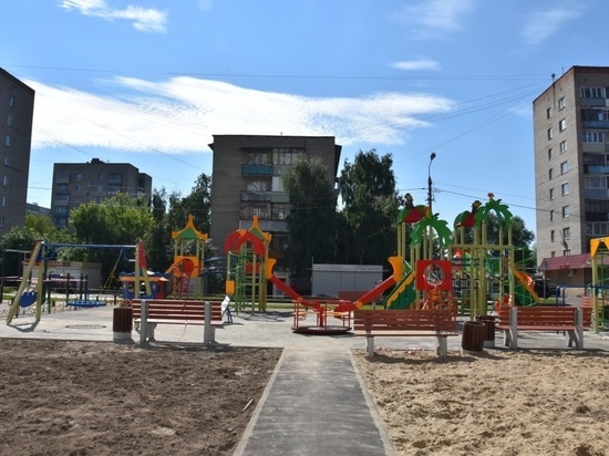 Гигантскую детскую площадку устанавливают в Серпухове