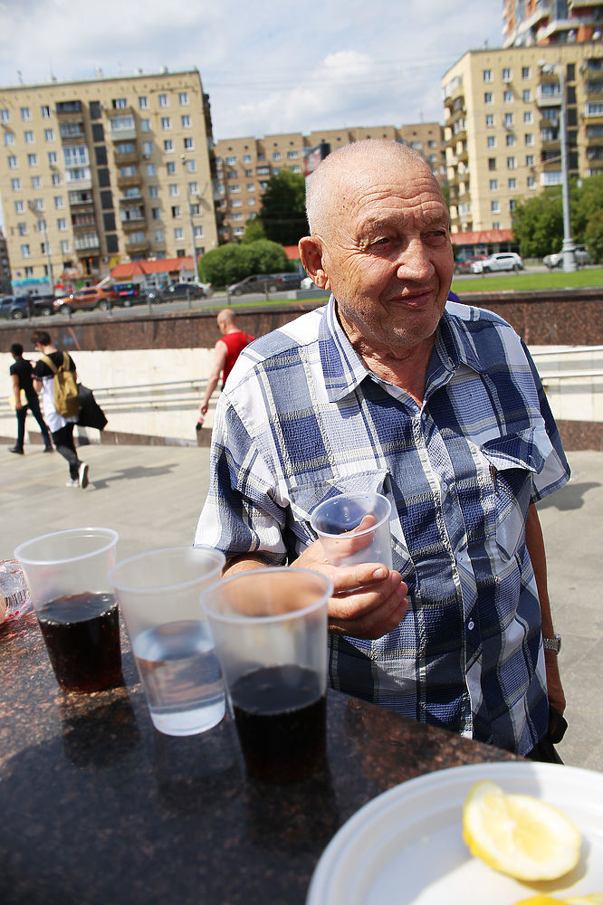 Вода или квас: какие напитки предпочитают в жару москвичи
