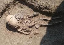 Археологи раскопали в Крыму античную "могилу инопланетянина"