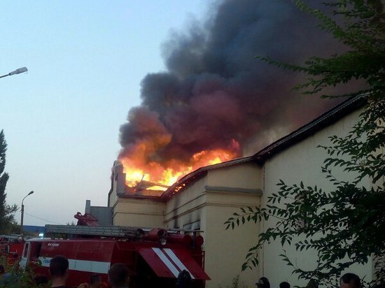 В Бугуруслане ночью сгорел ДК «Радуга»