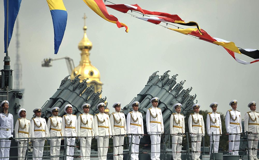 Путин на военно-морском параде в Санкт-Петербурге заговорил о пиратах