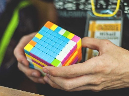 В Тамбове установлен рекорд по скоростной сборке кубика Рубика с закрытыми глазами