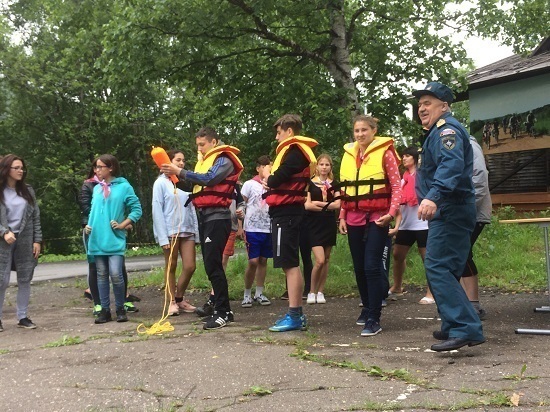 В «Сахалинском Артеке» более 100 детей обучили правилам безопасности на воде