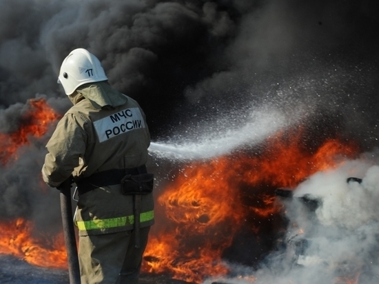 В Бугуруслане сгорел торговый павильон 
