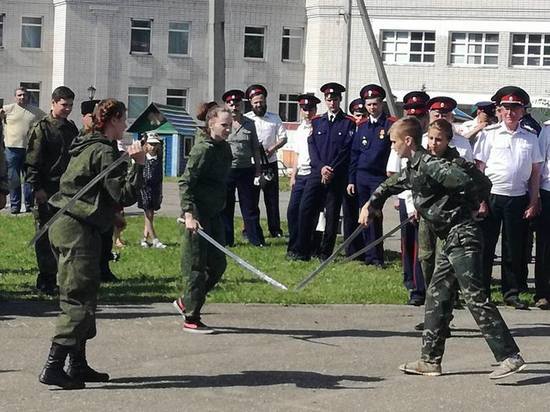 Шашки наголо во имя мира и дружбы