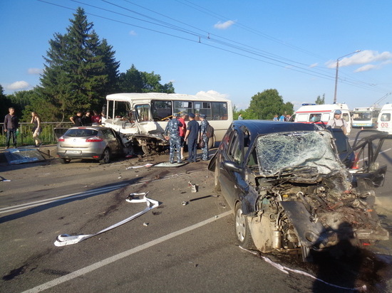 Крупная авария в Костроме: пострадавших в больнице посетил губернатор
