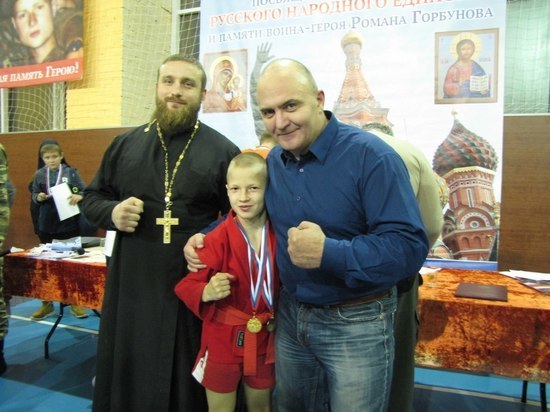 Тверской священник обучает земляков единоборствам