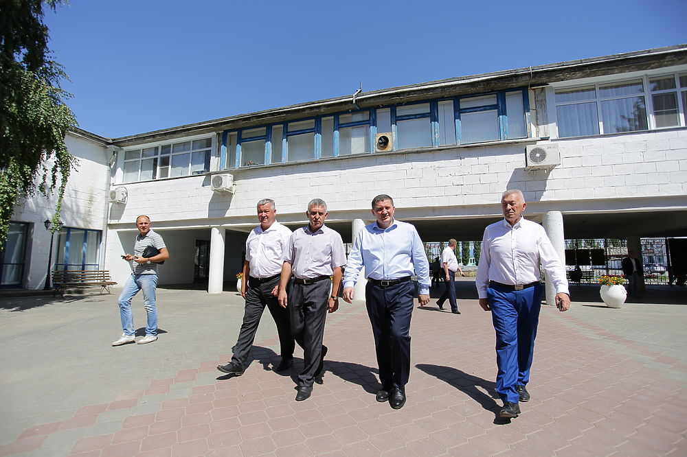 Губернатор Волгоградской области находится с рабочим визитом в Суровикинском районе