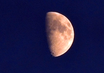 Уже очень скоро, в 20:24 по московскому времени, жители большей части территории России смогут увидеть лунное затмение, во время которого спутник Земли частично приобретет красный оттенок