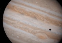 Ряд средств массовой информации со ссылкой на американских ученых сообщает, что с помощью зонда «Юнона» под поверхностью Юпитера был обнаружен сгусток вещества, по своим размерам и другим характеристикам напоминающий Землю