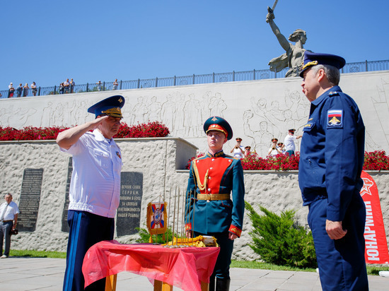 В Волгограде участники автопробега почтили память погибших в годы ВОВ