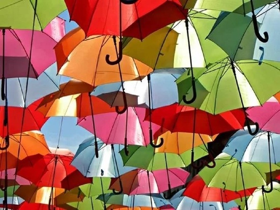 Центральную улицу Калуги накроют почти 900 зонтами 