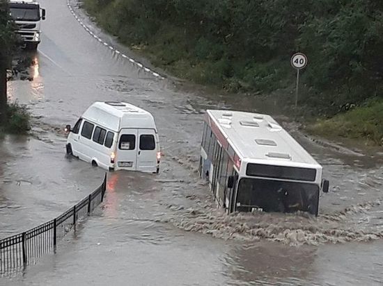 Локальный потоп в Кировске: реакция соцсетей