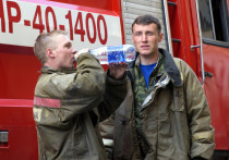 Крупный пожар на складе на севере Москвы потушен