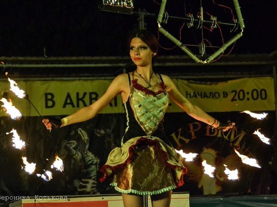 Как "зажигали" в Коктебеле: итоги II фестиваля огненных театров "Крым Fire-fest"