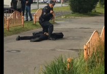 Один или несколько неизвестных с ножами напали на прохожих в центре Сургута