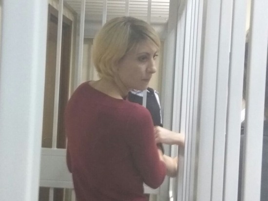 Адвокат Алисовой заявила, что вину ее подзащитная признает, а вот формулировку предъявленных ей обвинений — нет