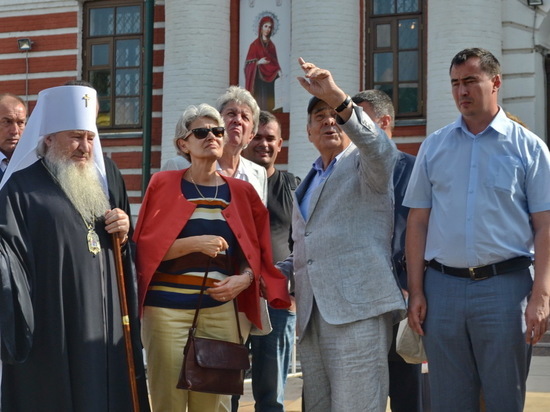 Ирина Бокова, посетившая в Казани строящийся собор Казанской иконы Богоматери, осталась под впечатлением
