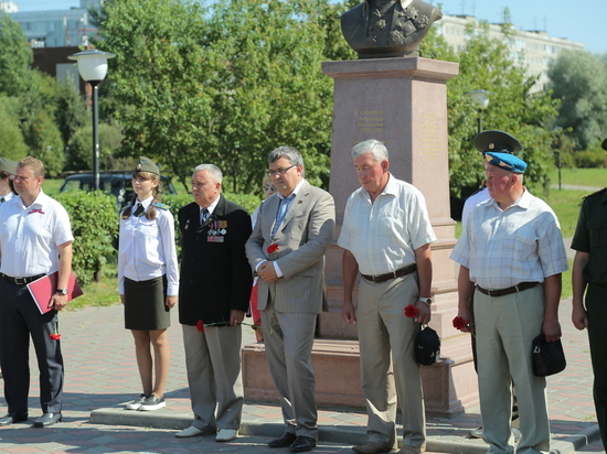 День российского флага отметили в Нижнем Новгороде митингом