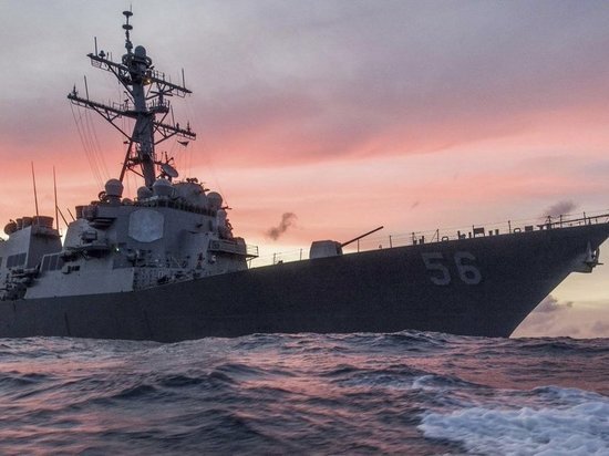 Американские власти не исключают, что причиной второго столкновения эсминца с торговым судном могли стать саботаж или кибератака