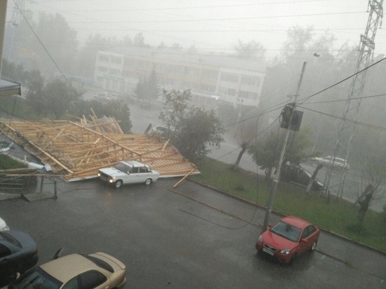 Мэр призвал активнее ликвидировать последствия  грозы и шторма, обрушившихся на Томск, будут 