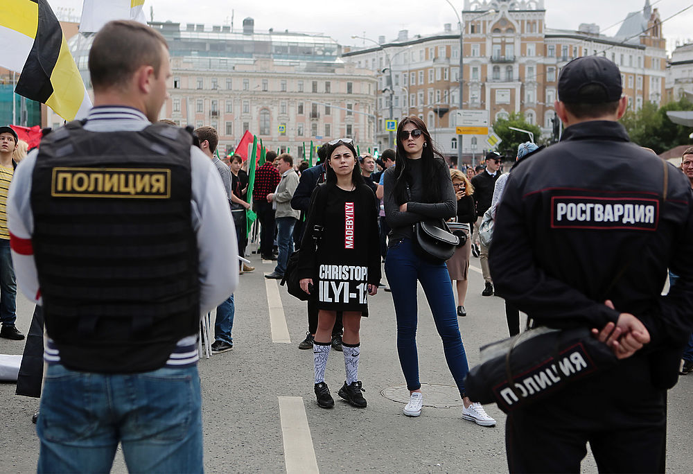 "Не трогайте наши мемасы": акция "За свободный интернет" прошла в Москве