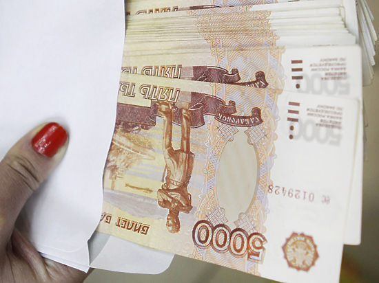 Несколько миллиардов рублей были выданы за несколько часов до заморозки обслуживания клиентов банка 