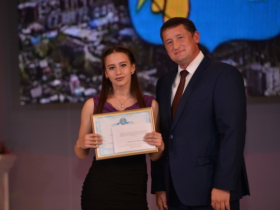 В Республике Алтай наградили премиями талантливую молодежь