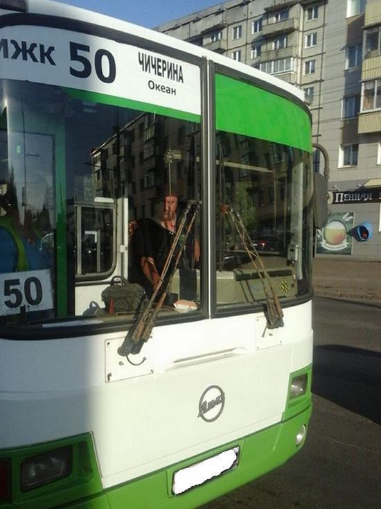 В Тамбове водитель обматерил пассажиров и высадил весь автобус посередине маршрута