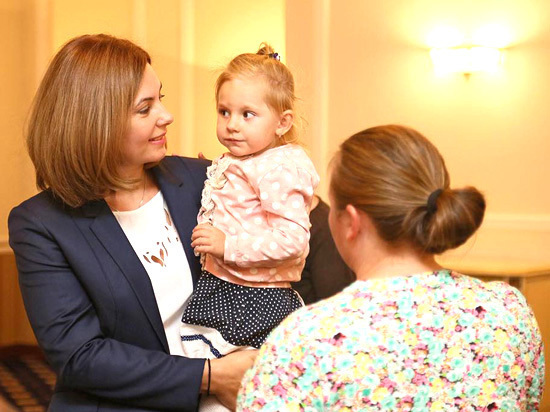 Галина Додон: «Сделаем жизнь детей более радостной и счастливой» Галина Додон: «Сделаем жизнь детей более радостной и счастливой»