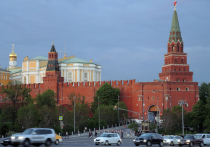 Душевнобольной мужчина пытался въехать в Кремль на автомобиле утром 7 сентября