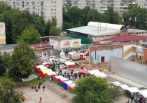 Рухнувшая стена бывшего кинотеатра «Союз» в подмосковной Балашихе накрыла в пятницу ярмарку выходного дня