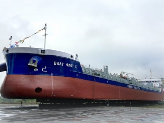Новый танкер-химовоз спустил на воду завод «Красное Сормово»