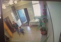 Мотив рокового поступка 28-летней москвички, выпавшей вместе с трехлетним сыном из окна 23-го этажа дома на Бескудниковском бульваре днем 11 сентября, определили полицейские
