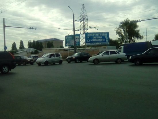 В Оренбурге рядом с неработающими светофорами  не было регулировщиков