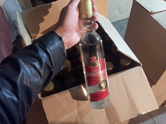 В Иркутске в гаражном кооперативе обнаружили подпольный цех производства водки