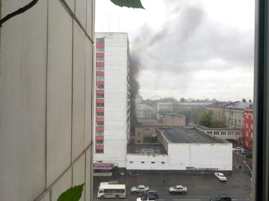 В МЧС сообщили подробности пожара у общежития АГАУ в Барнауле