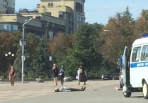 Днем в центре Белгорода прямо на Соборной площади, где находится здание правительства Белгородской области, были совершено двойное убийство
