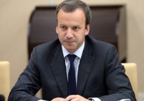 Постановление  кабинета министров, предусматривающее поэтапное введение в действие антитеррористического пакета законов (так называемый пакет Яровой), будет подготовлено в ноябре этого года. Об этом в понедельник, 18 сентября, журналистам  сообщил журналистам вице-премьер Аркадий Дворкович. 