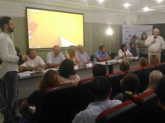 Круглый стол по вопросам обманутых дольщиков с участием представителей 30 проблемных ЖК проводится в Краснодаре