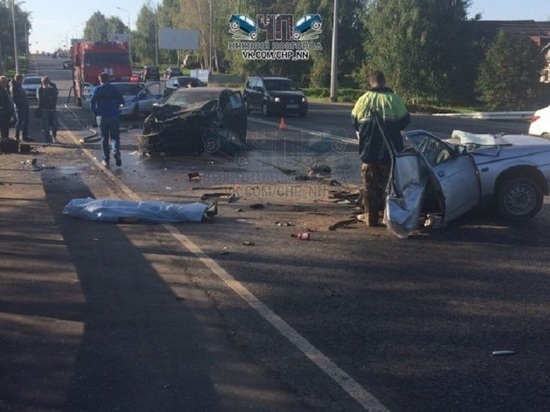Автомобиль Lada разорвало пополам в Нижегородской области