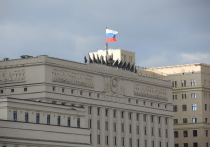 В пресс-службе Западного военного округа опровергли появившиеся в СМИ сообщения о том, что в ходе учений «Запад-2017» под Петербургом вертолет случайно выпустил ракету по журналистам. 