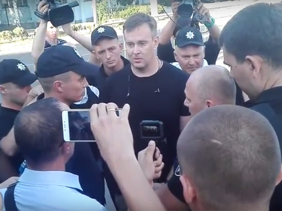 Украинские радикалы помешали дипломату встретиться с Евгением Мефедовым
