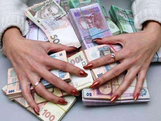 Госслужащая «забыла» указать в отчетной ведомости миллионы, которые лежали на банковских счетах у ее супруга