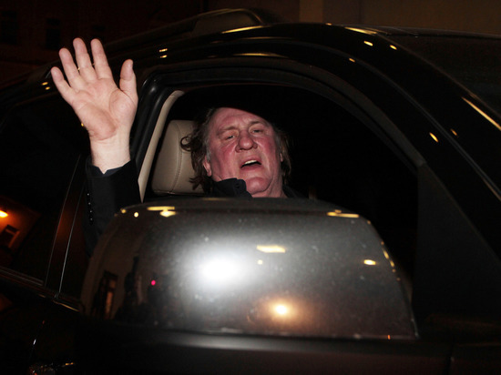 Такого факта в биографии академика никогда не было