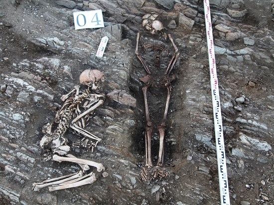 Ученые из Иркутска обнаружили на побережье Малого моря скелеты эпохи неолита  