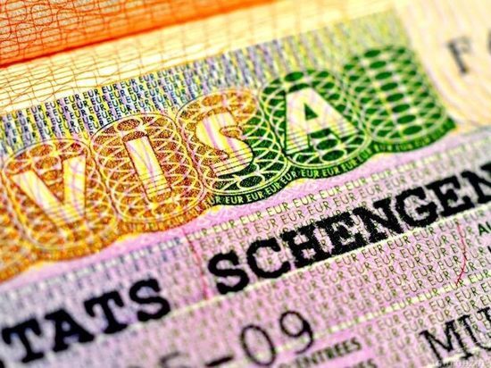Легче всего получить визу в представительствах Франции и Чехии